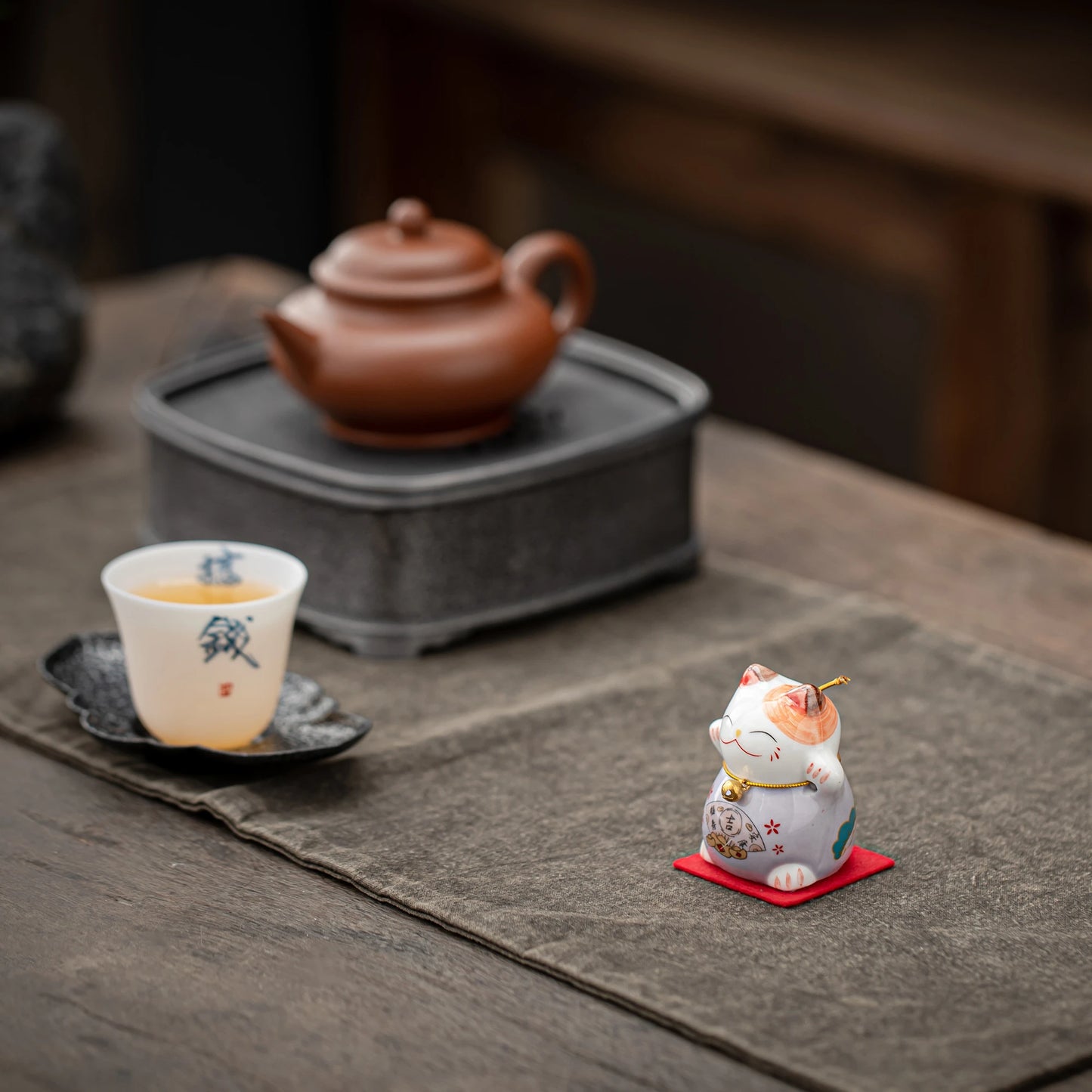 Lucky Maneki-Neko Purple Teapet