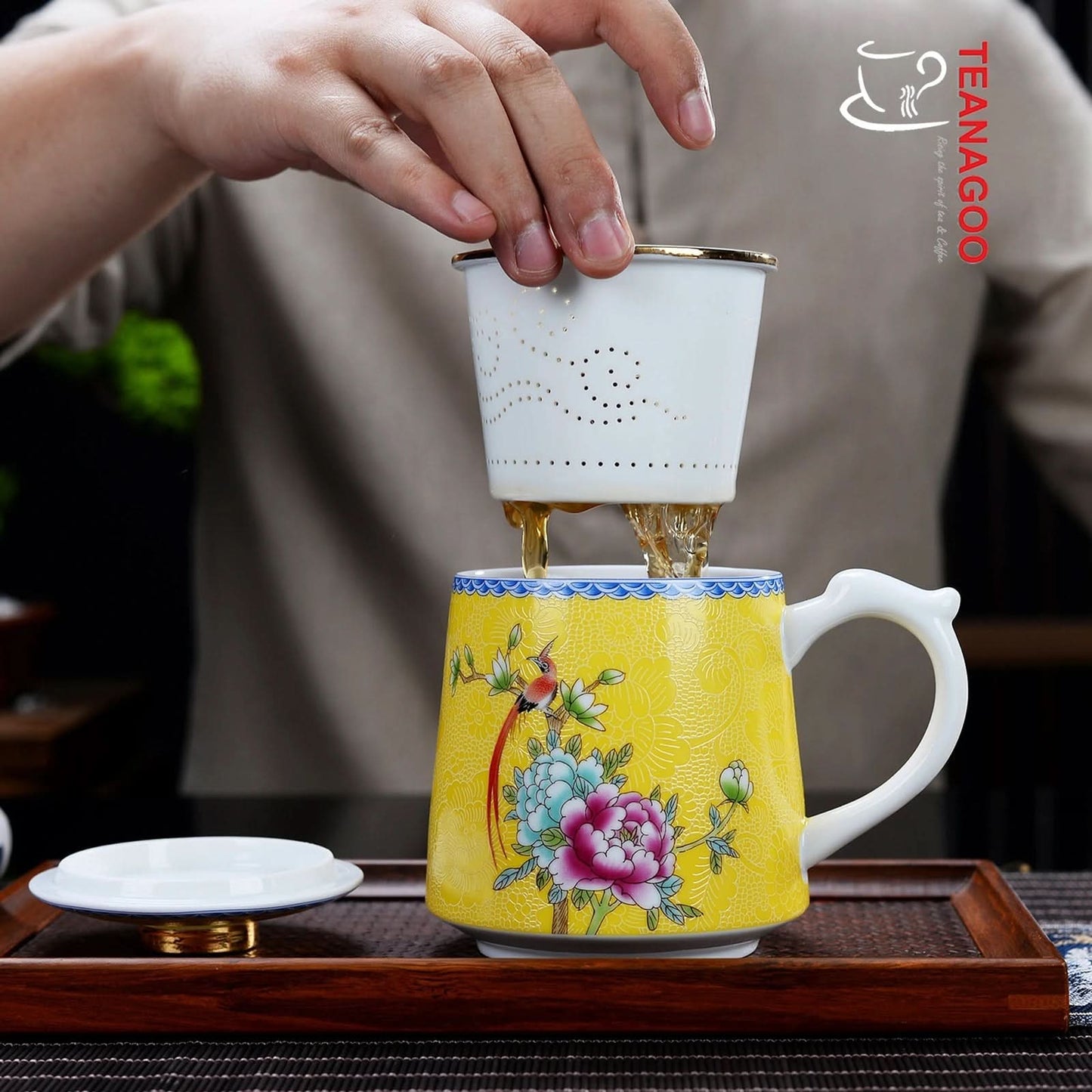Chinese Tea Mug with Infuser and Canister & Various Decoration - M03
