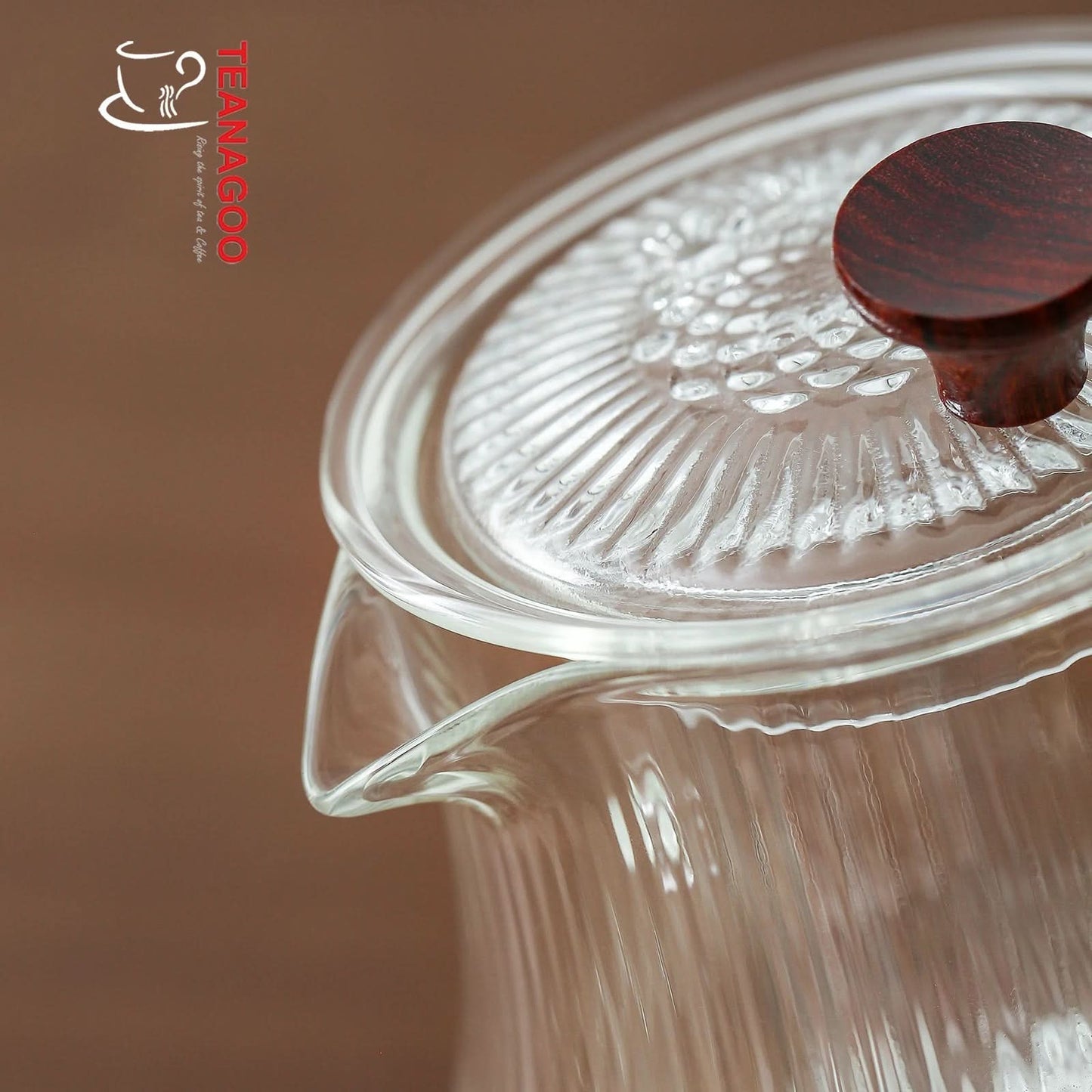 Heat-Resistant Glass Teapot with Infuser Lid and Wood Handle for Loose Leaf Tea and Blooming Tea
