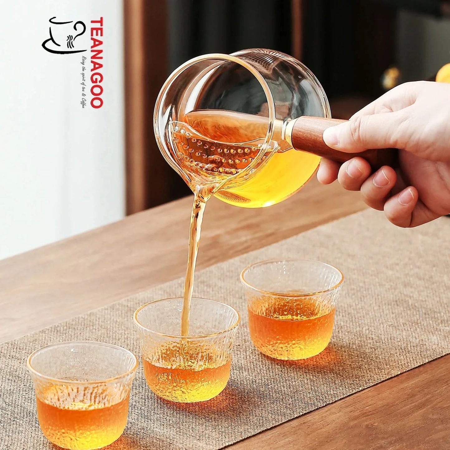 Heat-resistant Glass Fair Cup with Wooden Handle Filter Holes