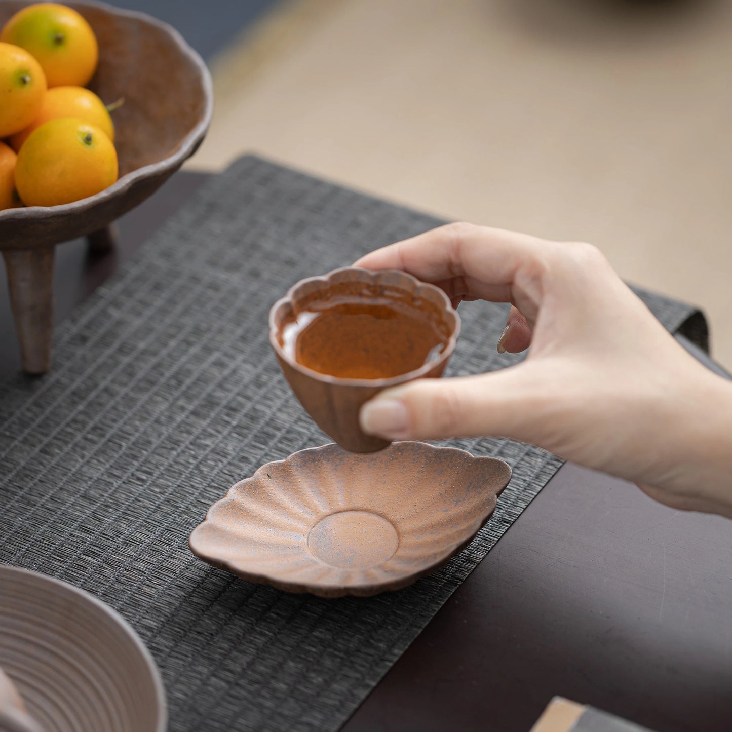 Posavasos de arcilla con forma de hoja