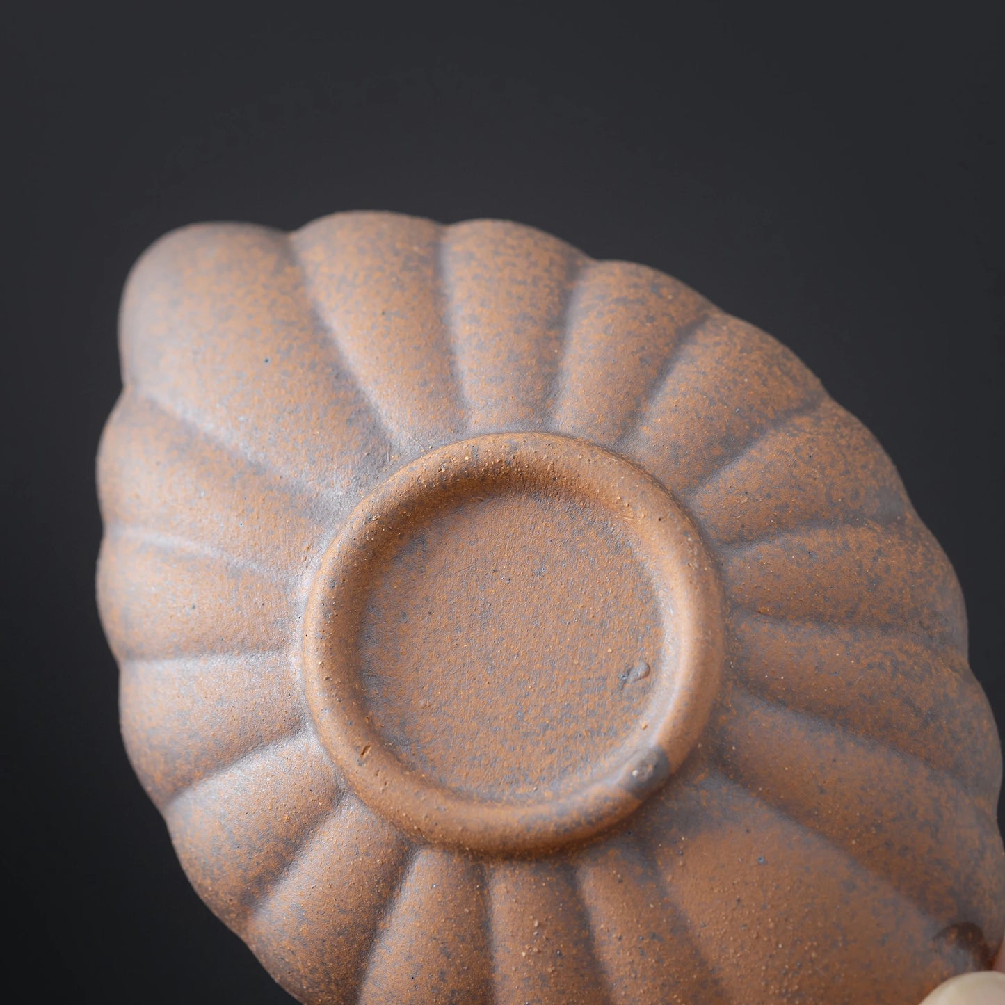 Posavasos de arcilla con forma de hoja