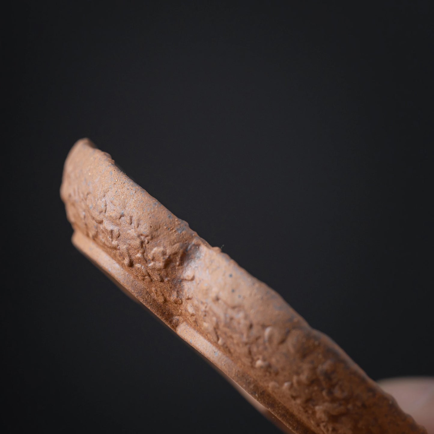 Tapete de taza de pétalos de arcilla cruda