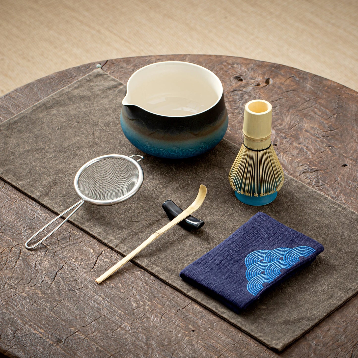 Black Blue Matcha Bowl with Spout