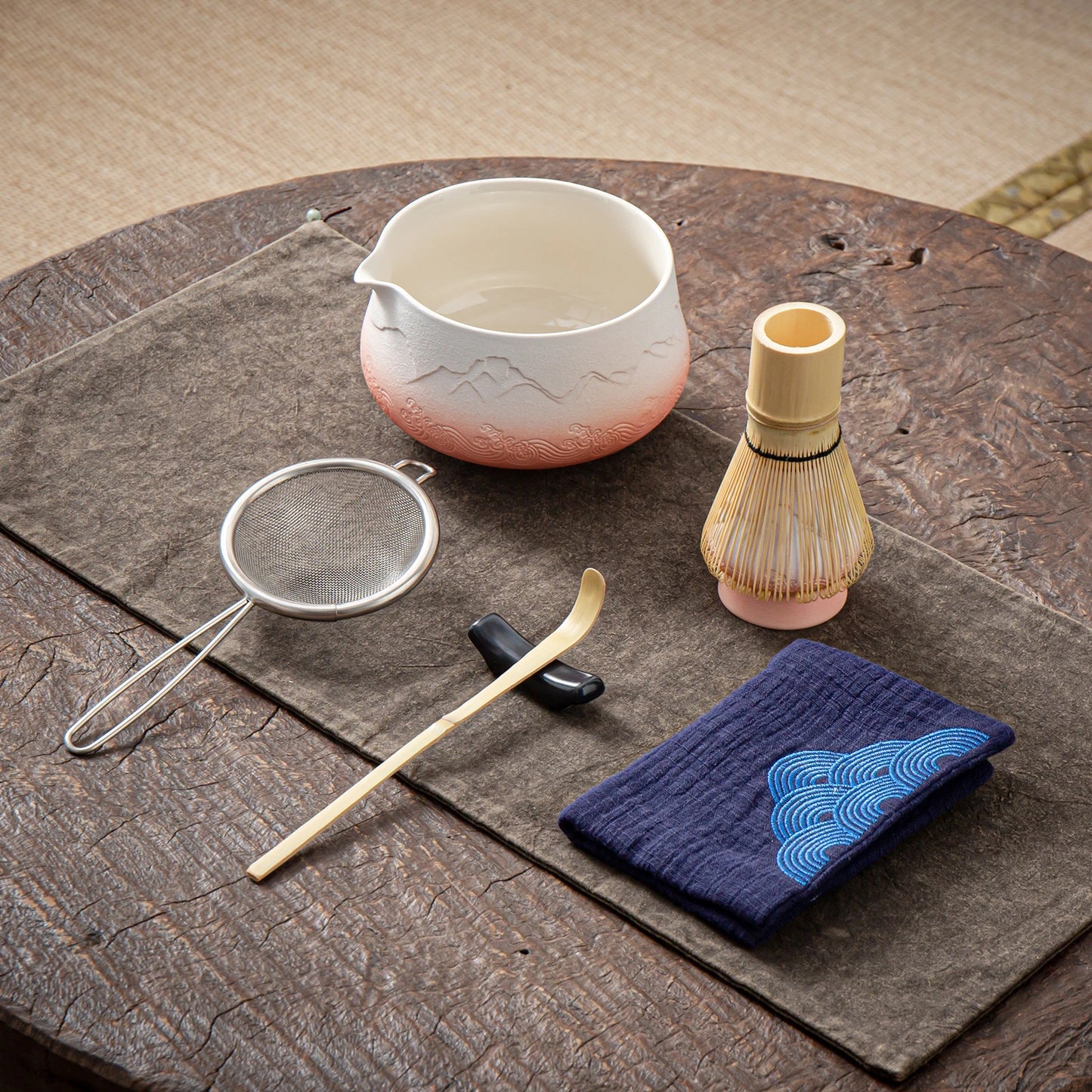 Pinky White Matcha Bowl with Spout