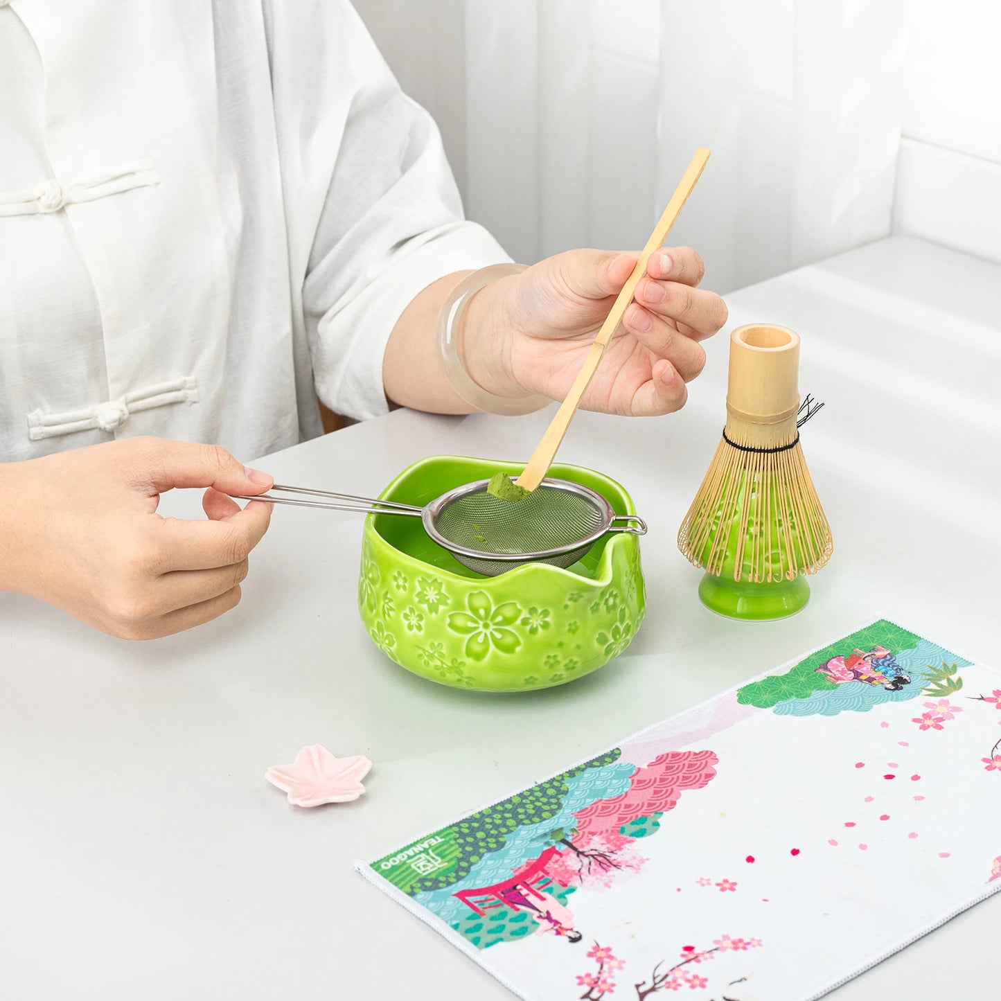 Sakura Green Matcha Schale mit Ausguss
