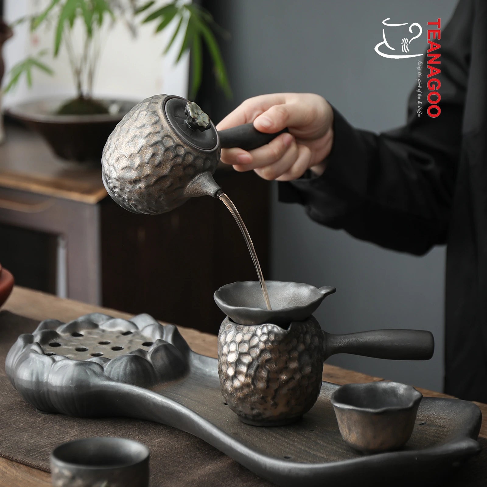 Kiln Changeable Ceramic Gilt Iron Glaze Teapot with Handle Handmade Tea ware