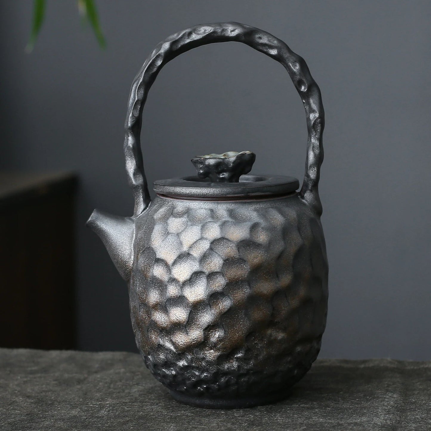 Handcrafted Gilt Iron Glaze Kiln Change Ceramic Teapot