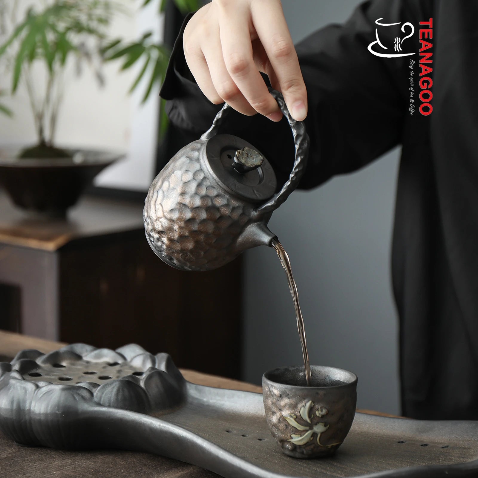 Handcrafted Gilt Iron Glaze Kiln Change Ceramic Teapot