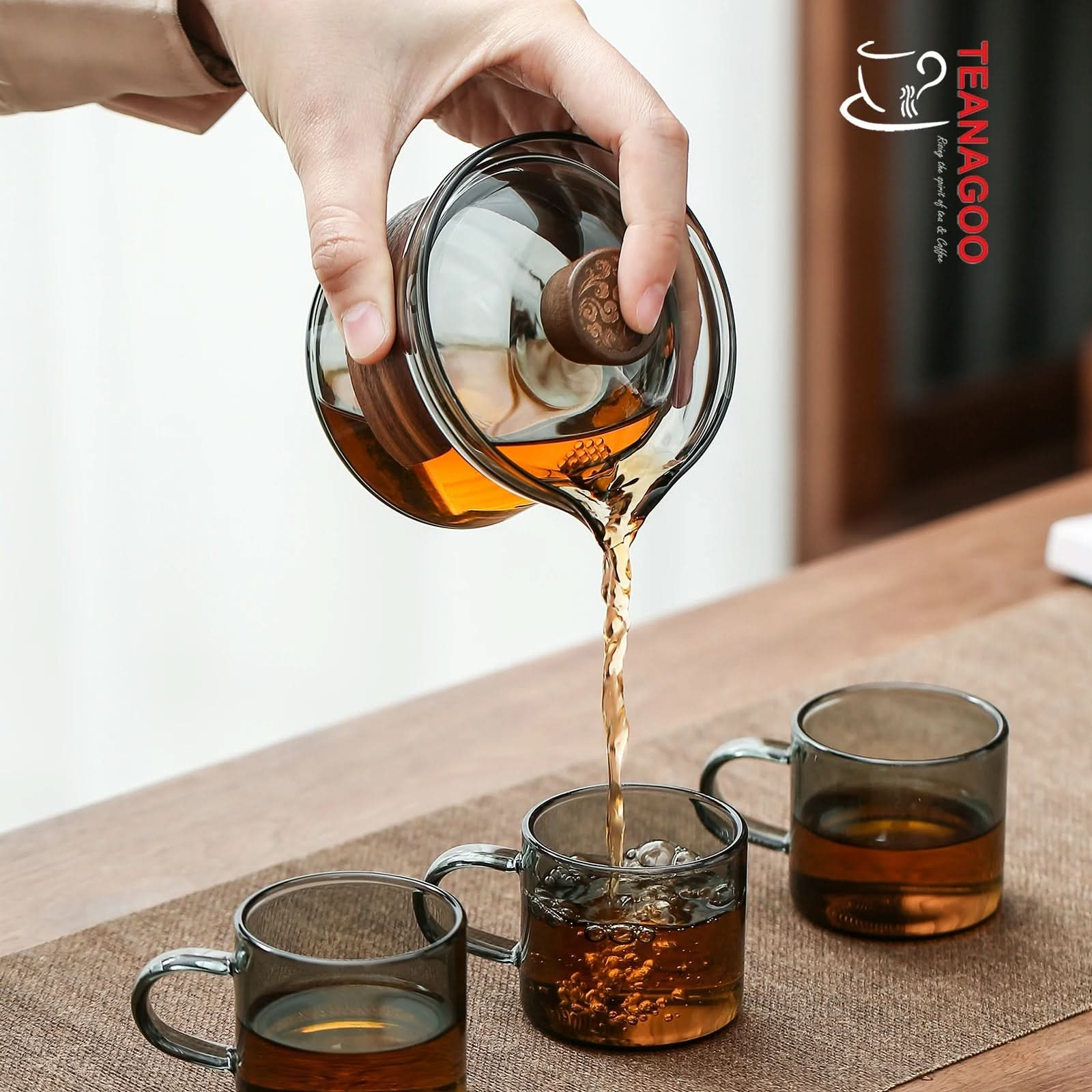 Handmade Glass Gaiwan with Heatproof Wood 240ml