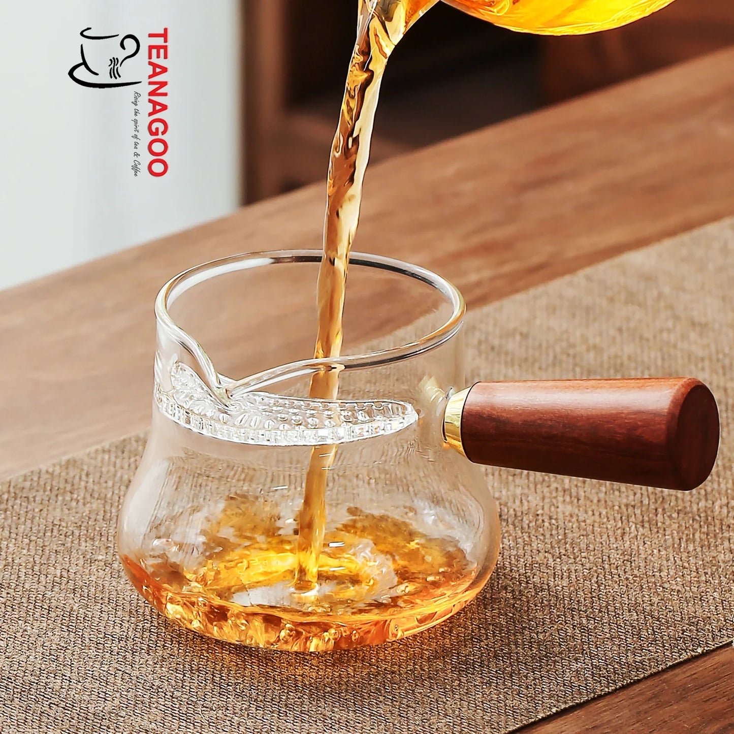 Heat-resistant Glass Fair Cup with Wooden Handle Filter Holes