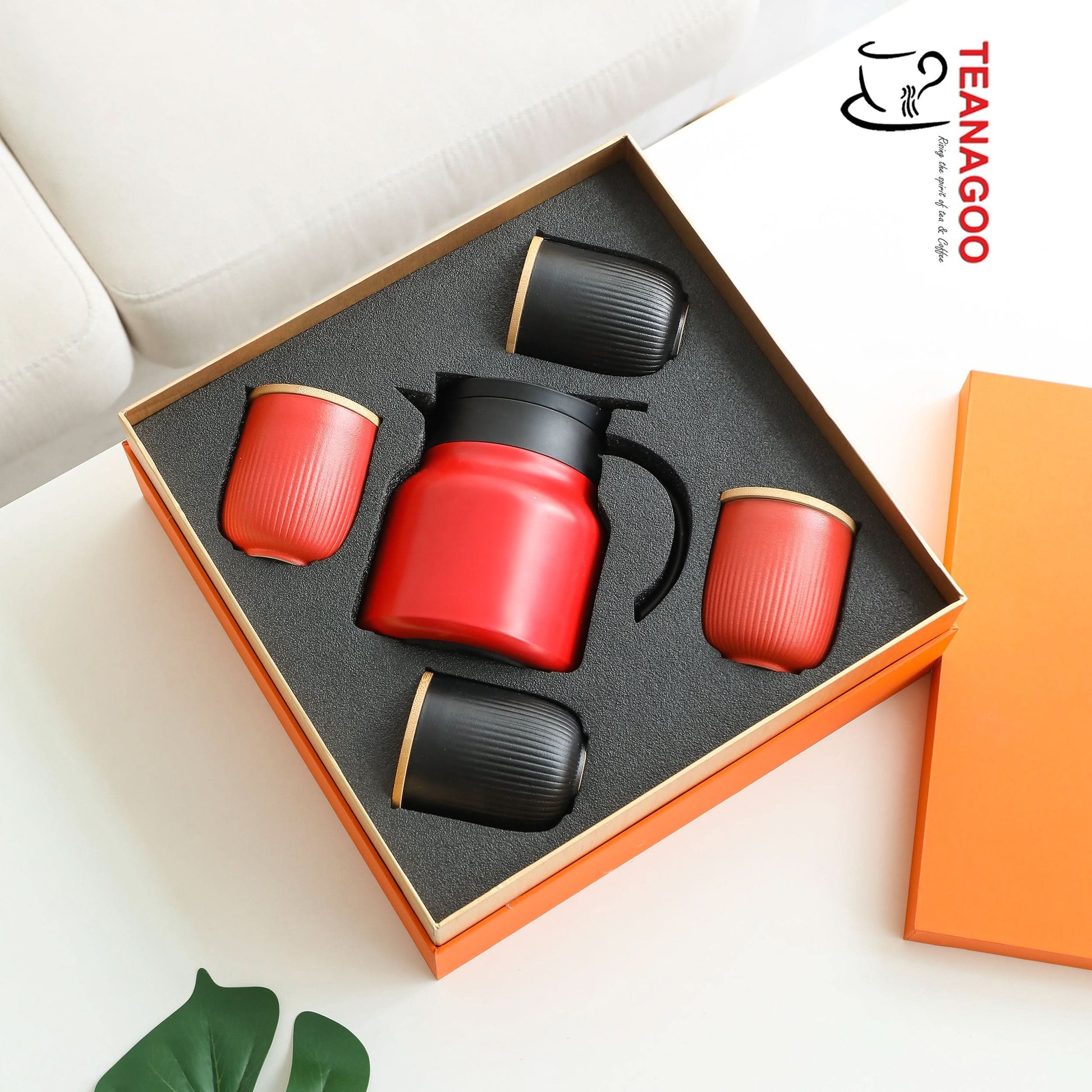 This high-end tea is beautifully packaged, with a classic red and black combination that is stylish and stylish.